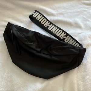 NY&Co Gabriella Union Fanny Pack